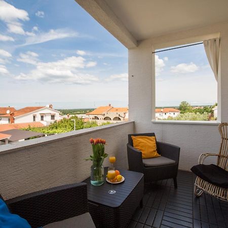 Apartment Blu Porec Bagian luar foto